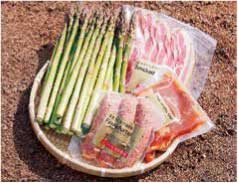 浅野農場夏アスパラと豚肉加工品セットの特産品画像