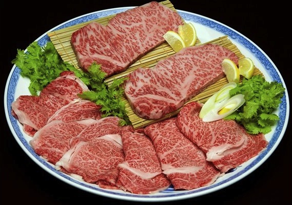 特選天童牛ステーキ・すき焼きセットの特産品画像