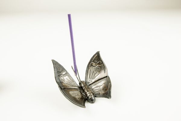 蝋型鋳金 蝶香立の特産品画像