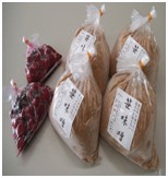 笹味噌1kg 4袋、梅干し2袋の特産品画像