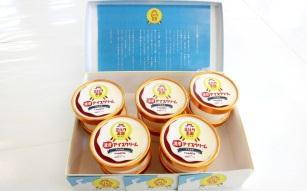 灘万ミルク王国ウチナダ濃厚アイスクリーム（１０個入り）の特産品画像