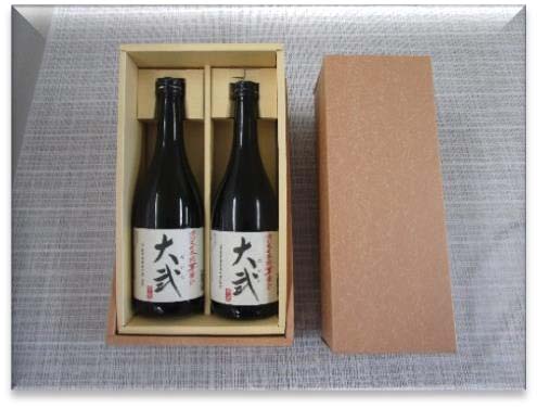 甲斐の本格芋焼酎大弐と甲州ワインビーフサーロインステーキの特産品画像