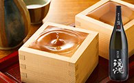 渓流　純米吟醸　1800ml(化粧箱入り）の特産品画像