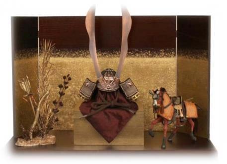 13　後藤由香子作の兜飾り「焔」「宇宙の騎士」「サハラ」の特産品画像