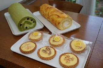 人気のロールケーキとチーズタルト詰め合わせの特産品画像