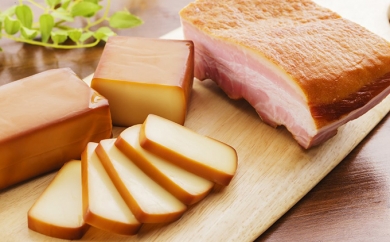 ミツマルさんちのスモークチーズ・スモークベーコン詰合せＡの特産品画像