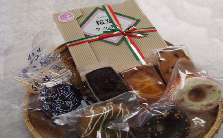 松崎ブランド桜葉クッキーと自家製お菓子の詰め合わせ②の特産品画像