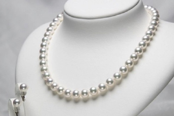 あこや真珠　ネックレス・イヤリングセット（２）の特産品画像