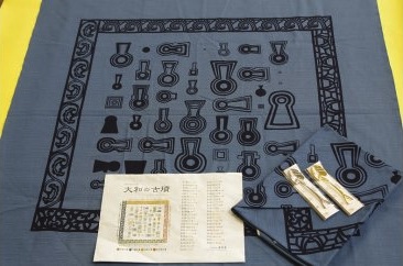 大和の古墳風呂敷と発掘調査スコップスプーン金銀セットの特産品画像
