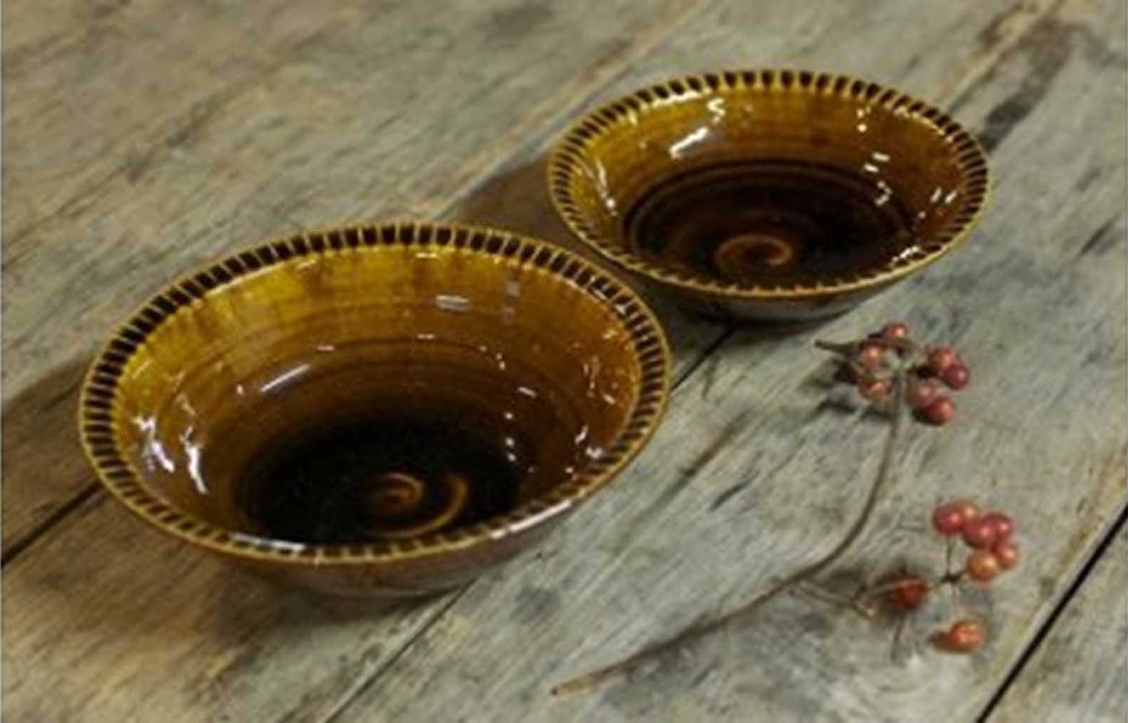 飴色の陶器の深皿（6寸+7寸）セットの特産品画像