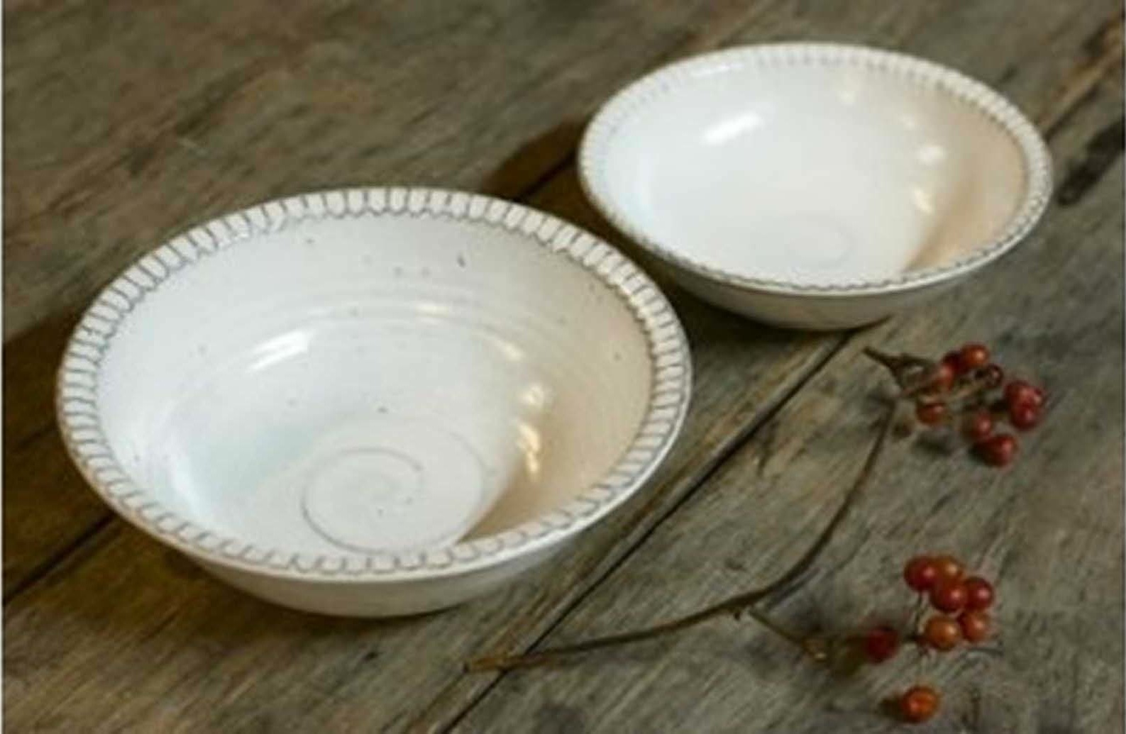 白い陶器の深皿（6寸+7寸）セットの特産品画像