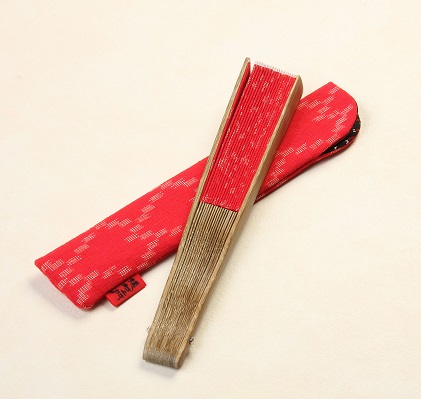 久留米絣　扇子　ハーツ赤の特産品画像