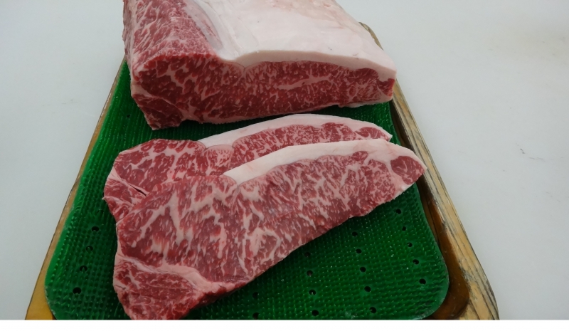 あか牛ステーキ用(ヒレ120g、サーロイン200g、リブロース200g×2枚)の特産品画像