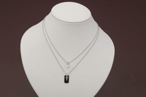真珠品評会入賞常連のオーハタパールが作る海の宝石　アコヤ真珠　2連ペンダント（クロス）の特産品画像
