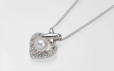 真珠品評会入賞常連のオーハタパールが作る海の宝石　アコヤ真珠ペンダント（ハート）の特産品画像